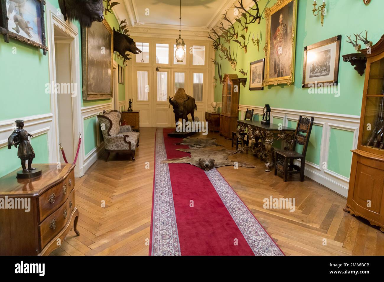 Il museo del palazzo della famiglia Hochberg a Pszczyna, ricco interno dell'edificio. Foto Stock