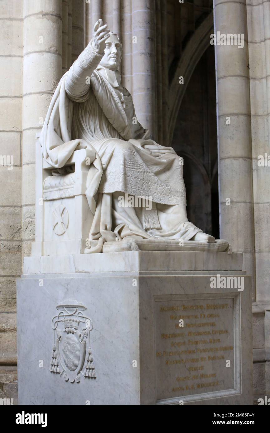 Le Monument de Jacques-Bénigne Bossuet (1627-1704), Évêque de Meaux de 1681 à 1704, par Ernest Henri Dubois (1863-1930). Cathédrale de Meaux. Foto Stock