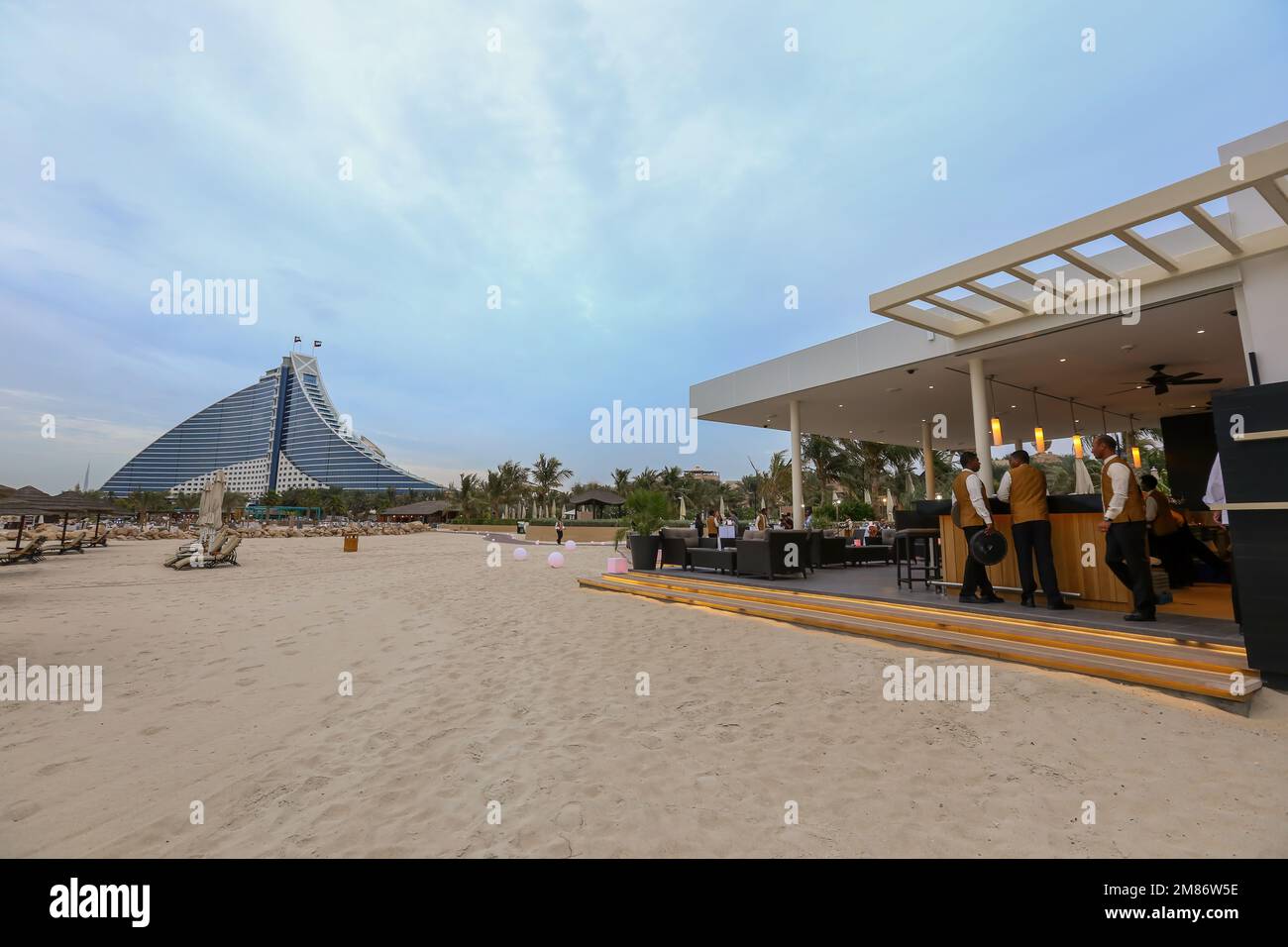 Dubai, Emirati Arabi Uniti. 25th 2015 novembre - Jumeirah Beach Hotel. La vista dal ristorante. Foto Stock