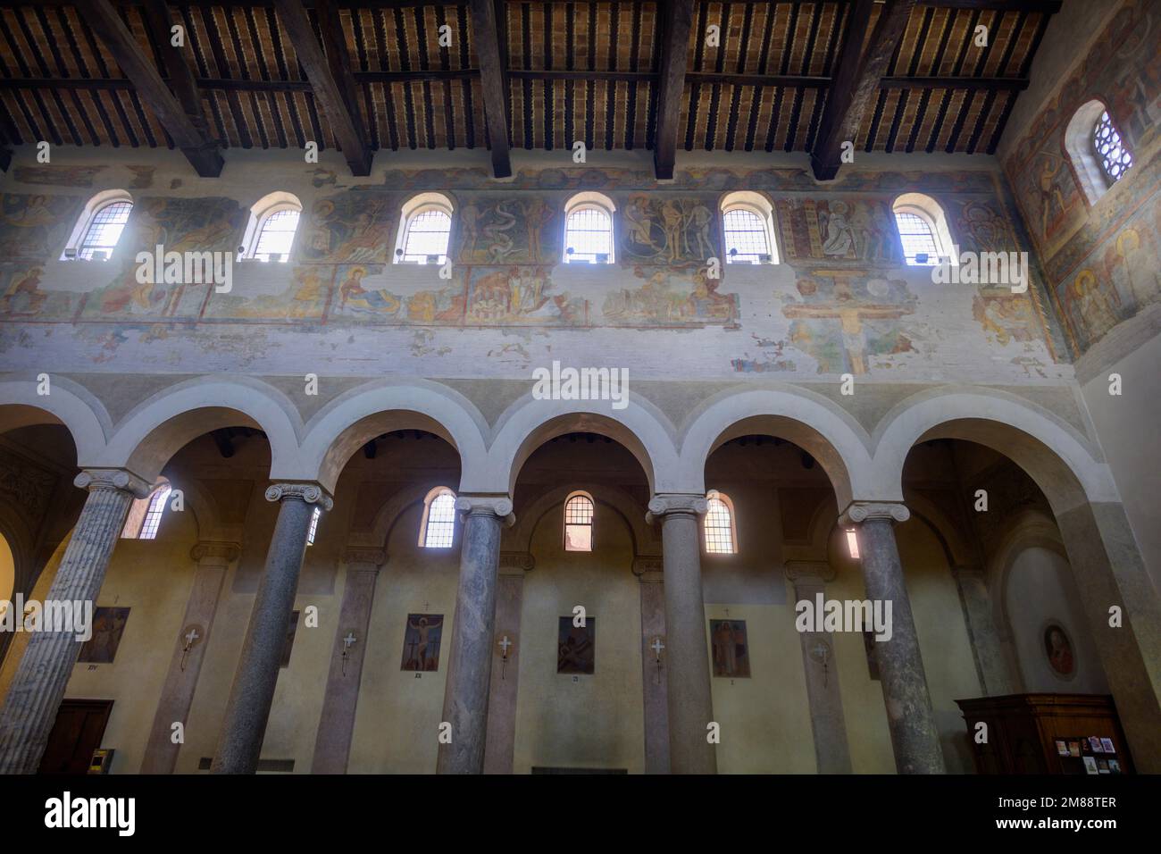 basilica-san-giovanni-a-porta-latina-roma-immagini-e-fotografie-stock