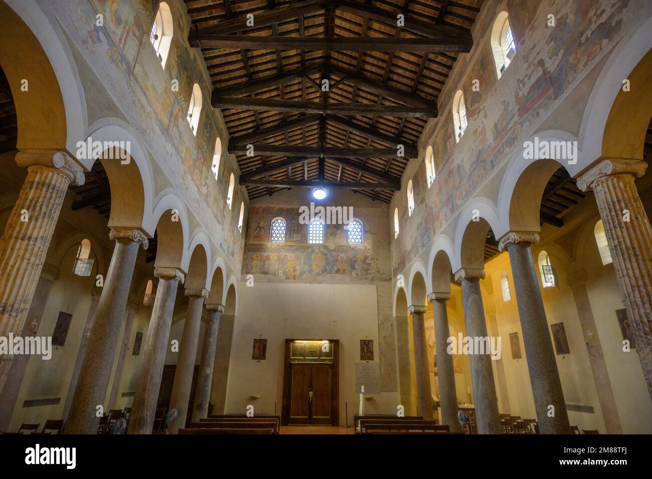 roma-basilica-di-san-giovanni-a-porta-latina-immagini-e-fotografie
