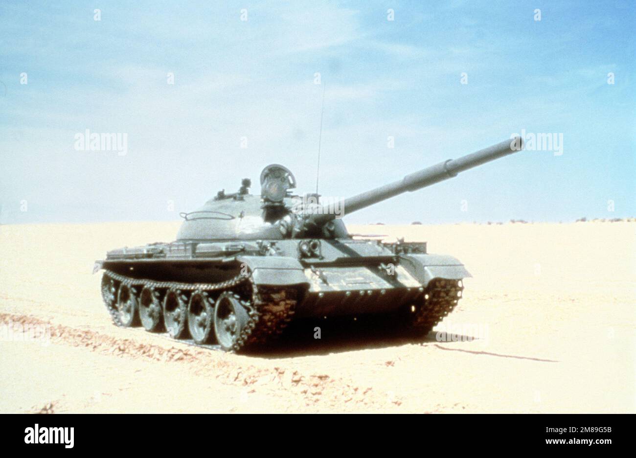Un carro armato T-55 sovietico medio presso il Centro Nazionale di addestramento. Base: Fort Irwin Stato: California (CA) Nazione: Stati Uniti d'America (USA) Foto Stock