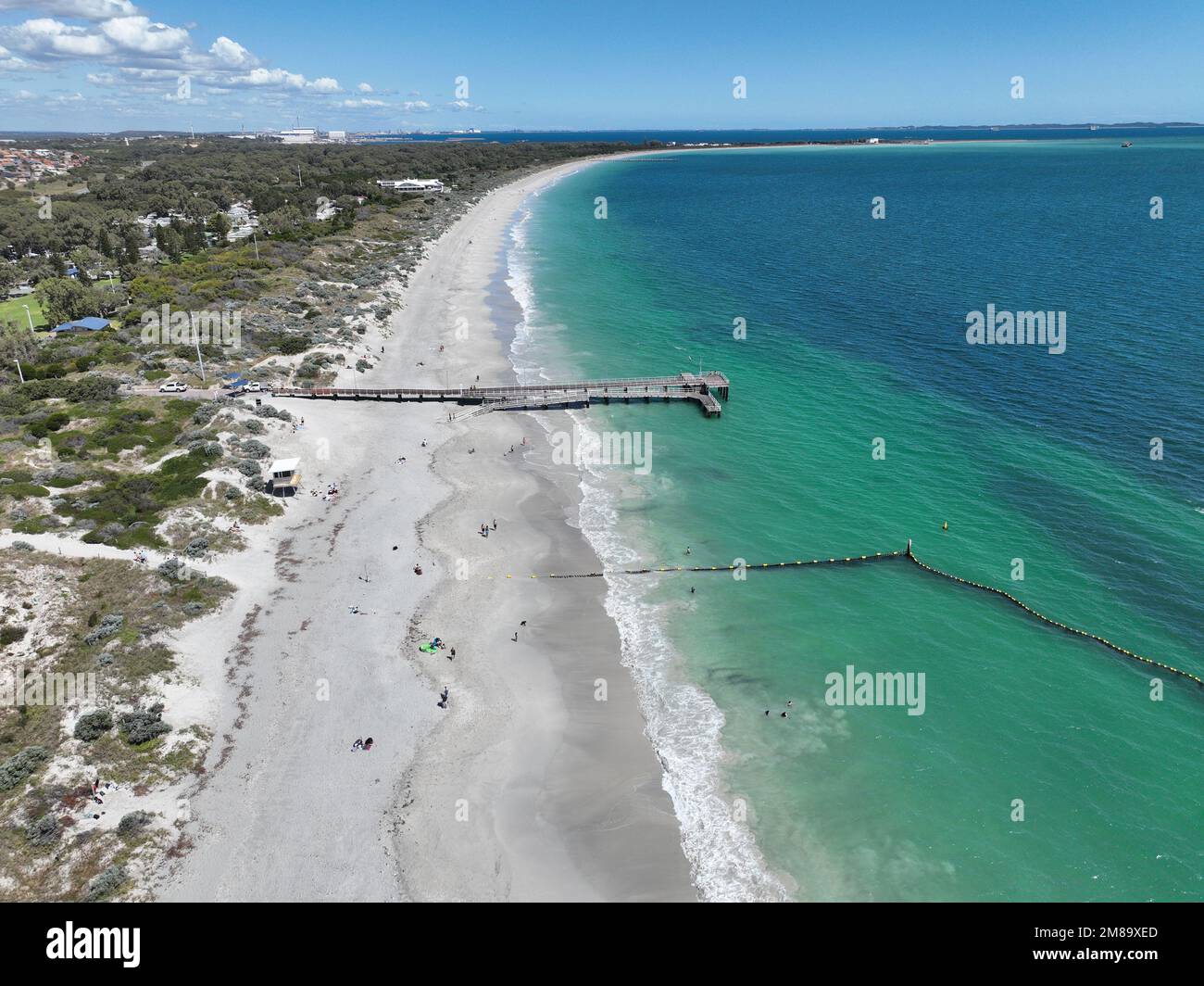 Vista aerea (drone) verso sud lungo Coogee Beach. Perth, Australia Occidentale Foto Stock
