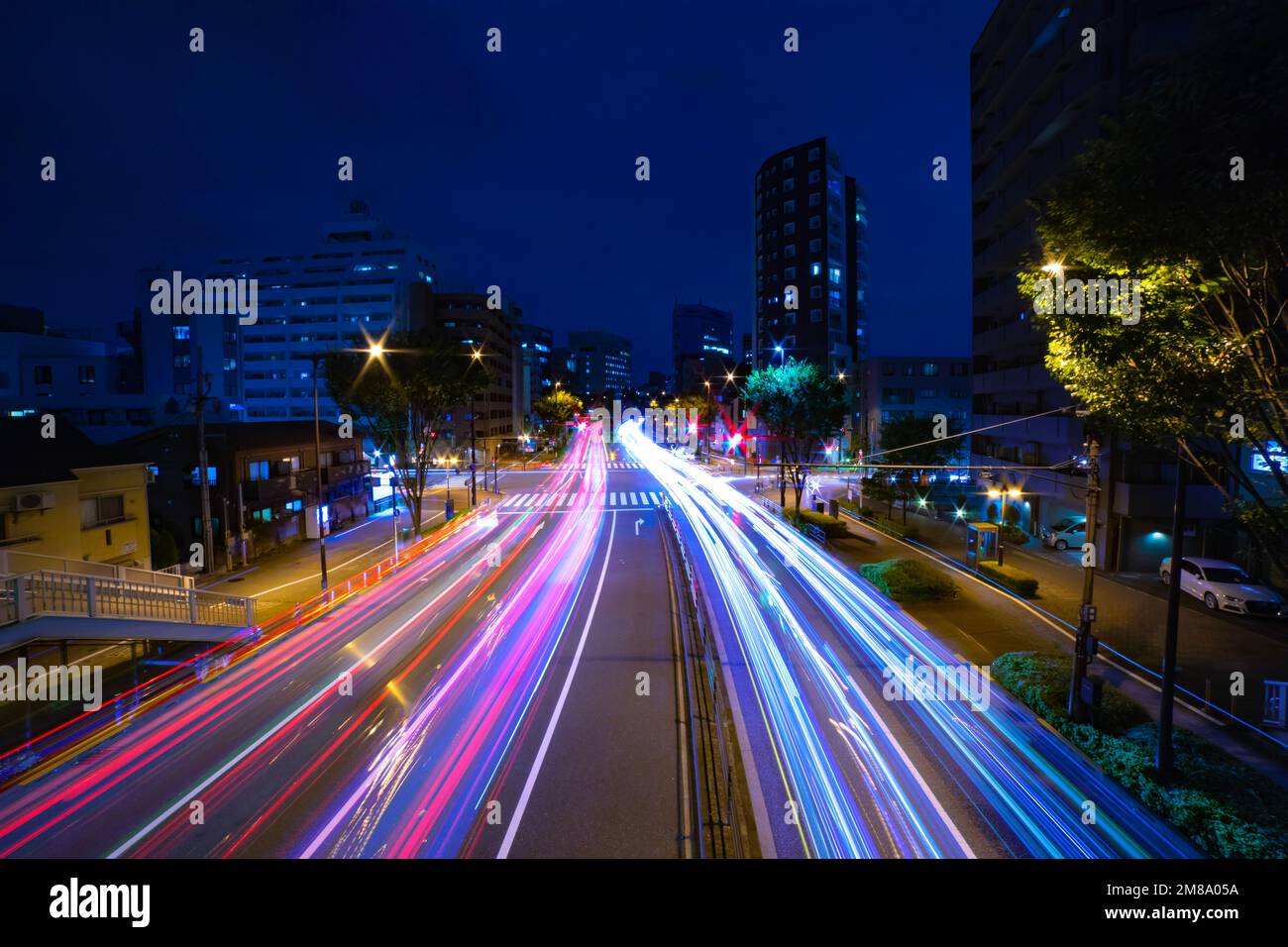 Un ingorgo notturno alla città che attraversa Tokyo Foto Stock