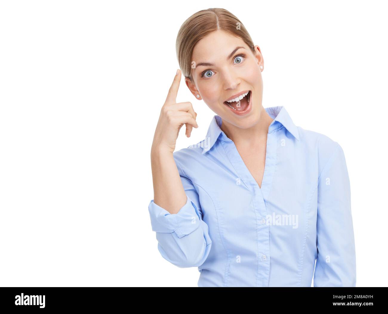 Donna d'affari, ritratto e idea mentre eccitato, felice e isolato su uno sfondo bianco con spazio pubblicitario. Faccia dell'imprenditore femminile dentro Foto Stock