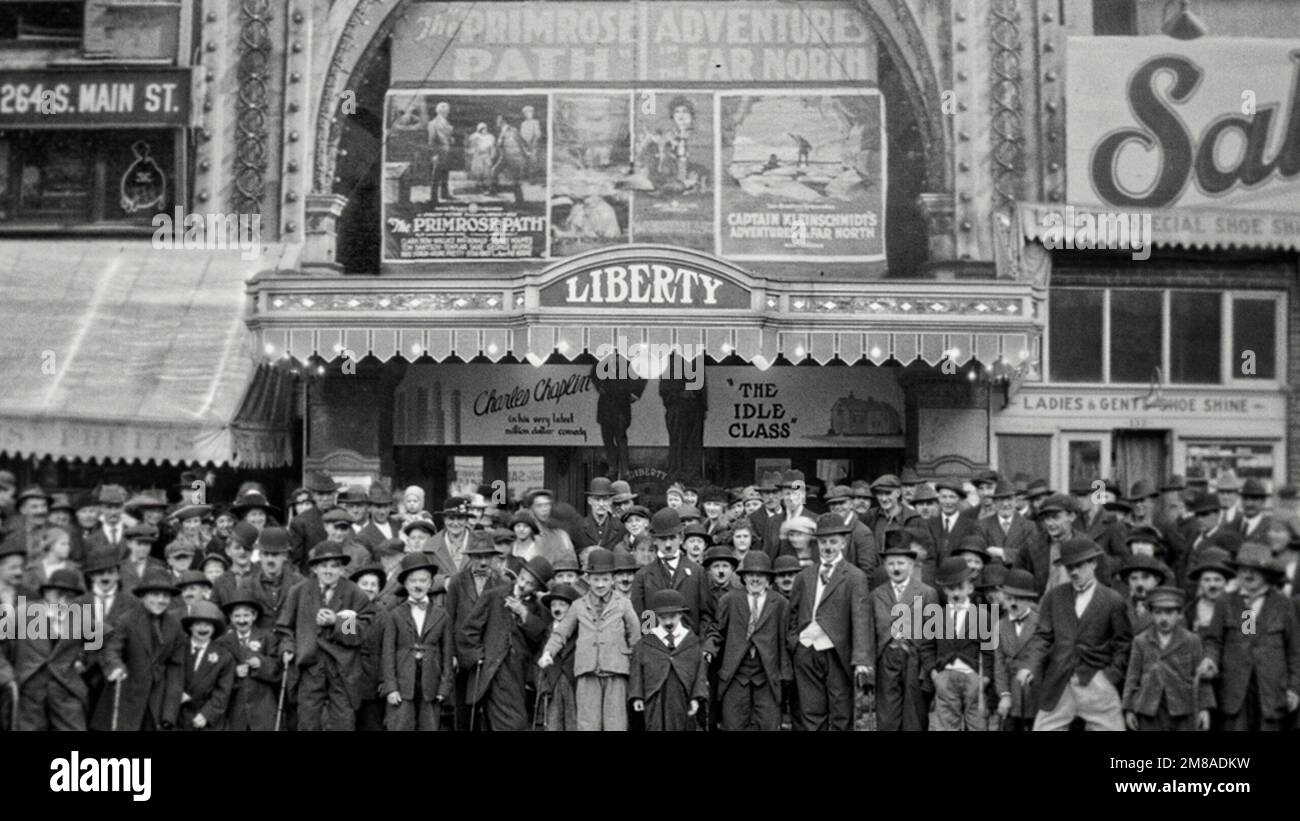 IL VERO CHARLIE CHAPLIN (2021), diretto da JAMES SPINNEY e PETE MIDDLETON. Credito: BFI FILM FUND / Album Foto Stock