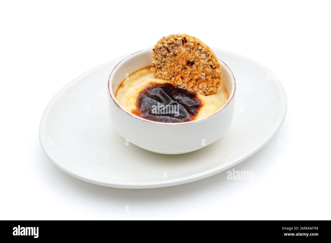 Tradizionale panetteria turca dolce budino di riso in ciotola di porcellana Nome turco Firin Sutlac Foto Stock