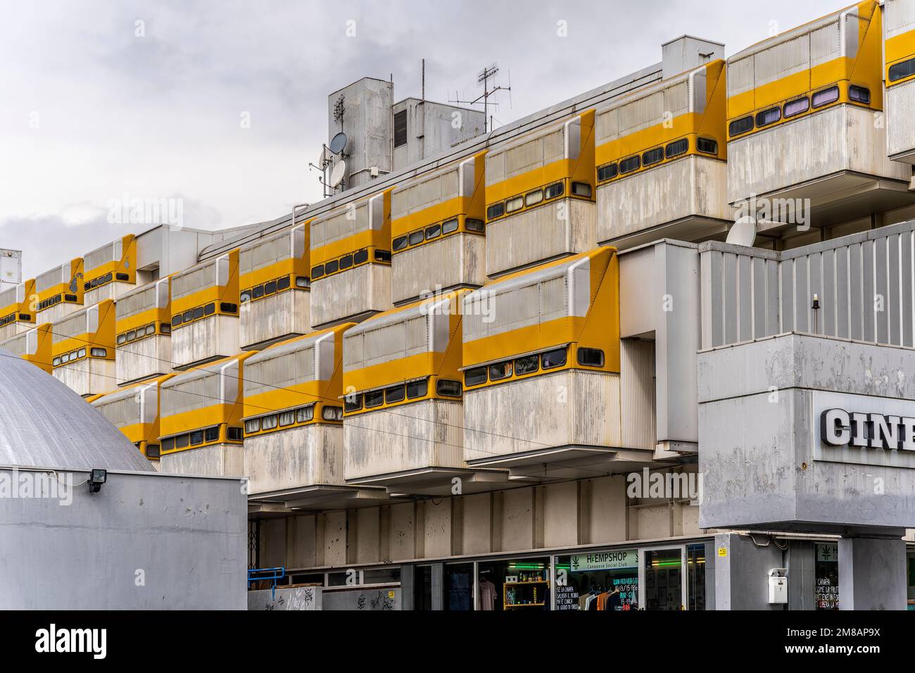 Auditorium 'la Serra', centro culturale costruito dalla società Olivetti che assomiglia alla tastiera di una macchina da scrivere, città di Ivrea, Piemonte, Italia Foto Stock