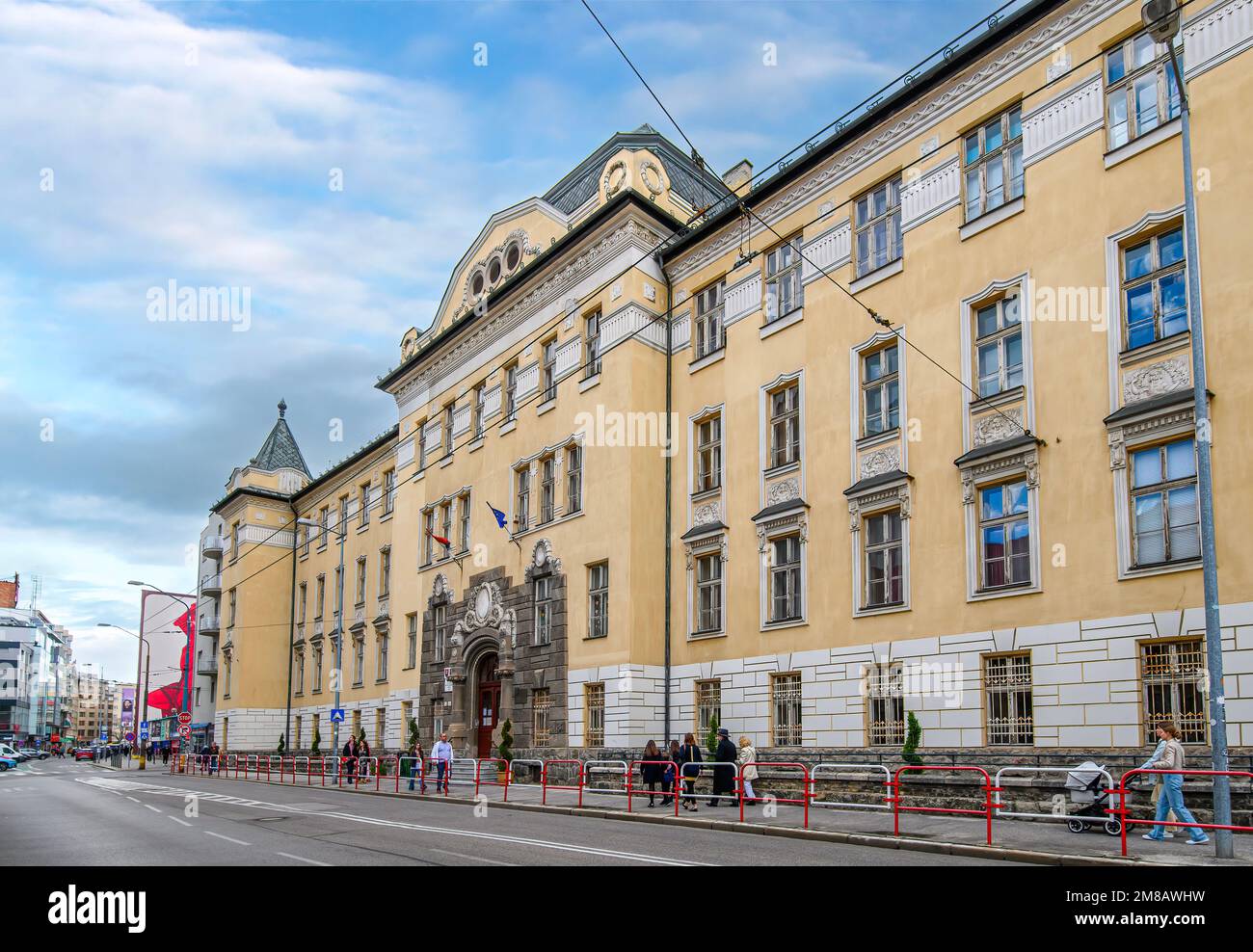 Bratislava, Slovacchia. Scuola elementare e superiore in lingua ungherese Foto Stock