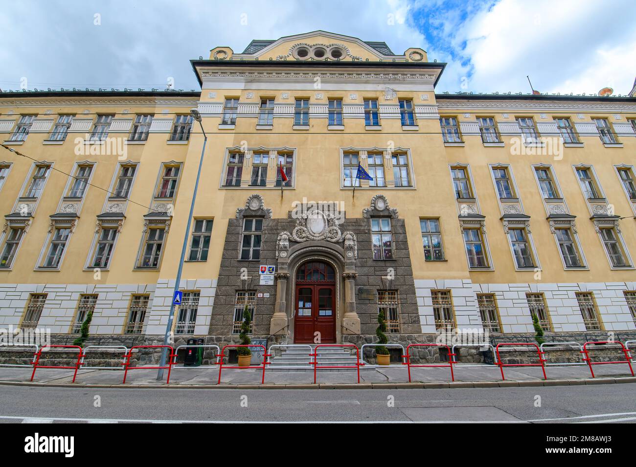 Bratislava, Slovacchia. Scuola elementare e superiore in lingua ungherese Foto Stock
