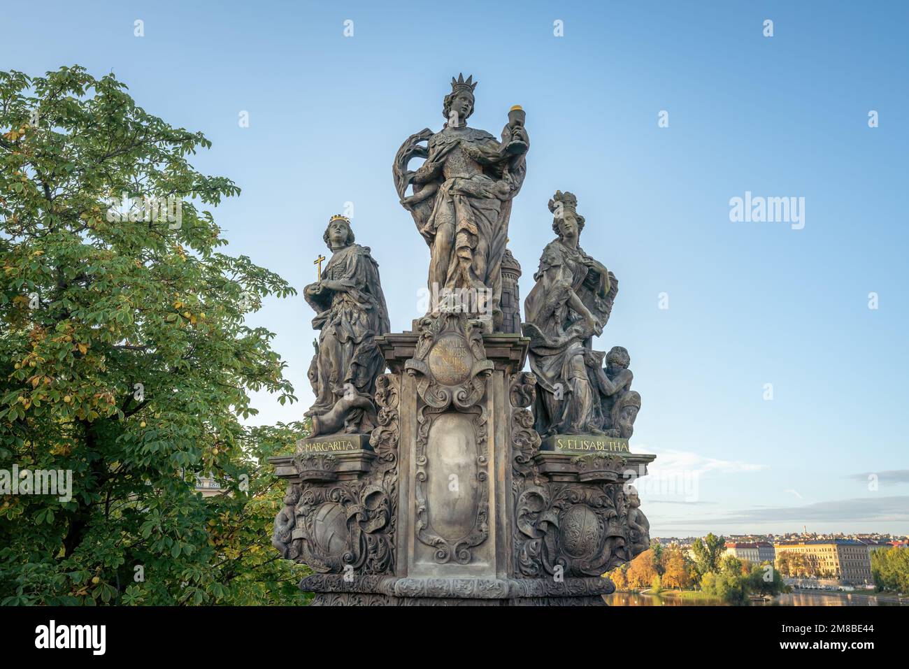 Statue dei Santi Barbara, Margaret ed Elisabetta al Ponte Carlo - Praga, Repubblica Ceca Foto Stock