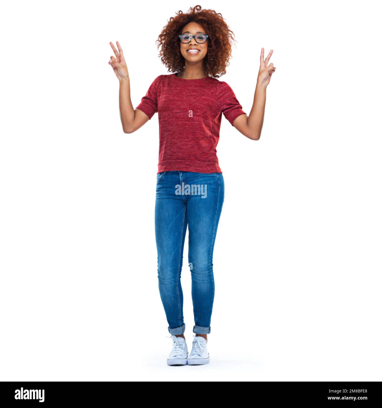 Ritratto, pace e social media con una donna nera in studio isolato su uno sfondo bianco con un segno a mano. Comic, emoji e gesto con un felice Foto Stock