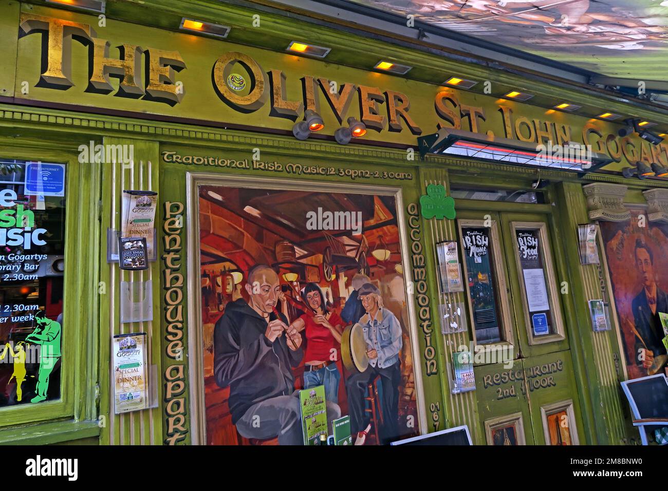 Oliver St John Gogartys bar, nel cuore di Temple Bar, Dublino, Eire, Irlanda - 18-21 Anglesea St, Temple Bar, Dublino 2, D02 RX38 Foto Stock