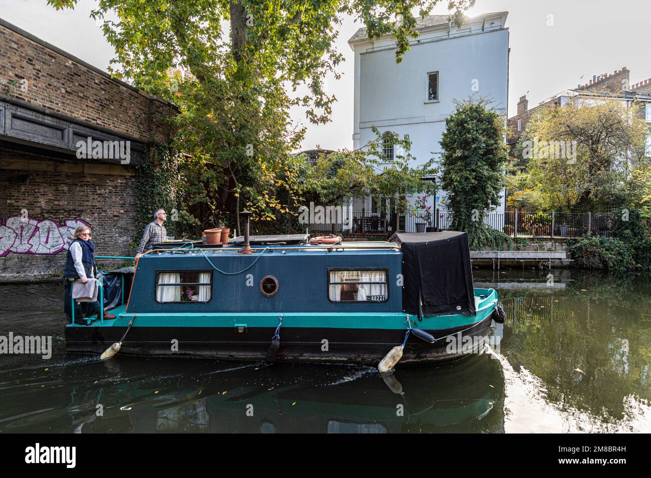 Chiatta sul Regent's Canal, Camden Foto Stock