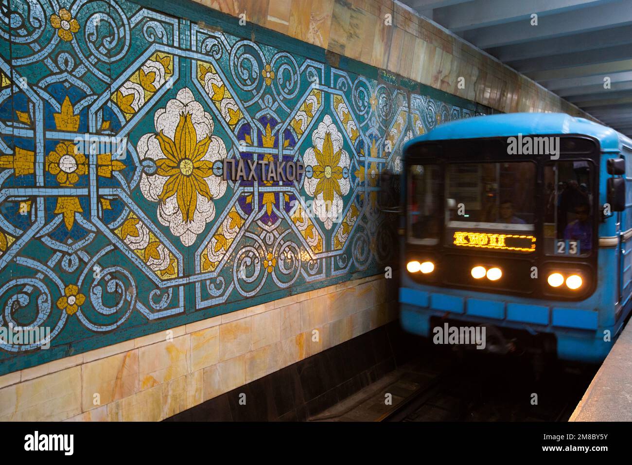 Stazione di Pakhator, metropolitana di Tashkent, Tashkent, Uzbekistan Foto Stock
