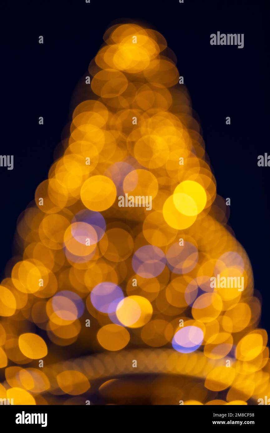 Forma sfocata dell'albero di Natale Foto Stock