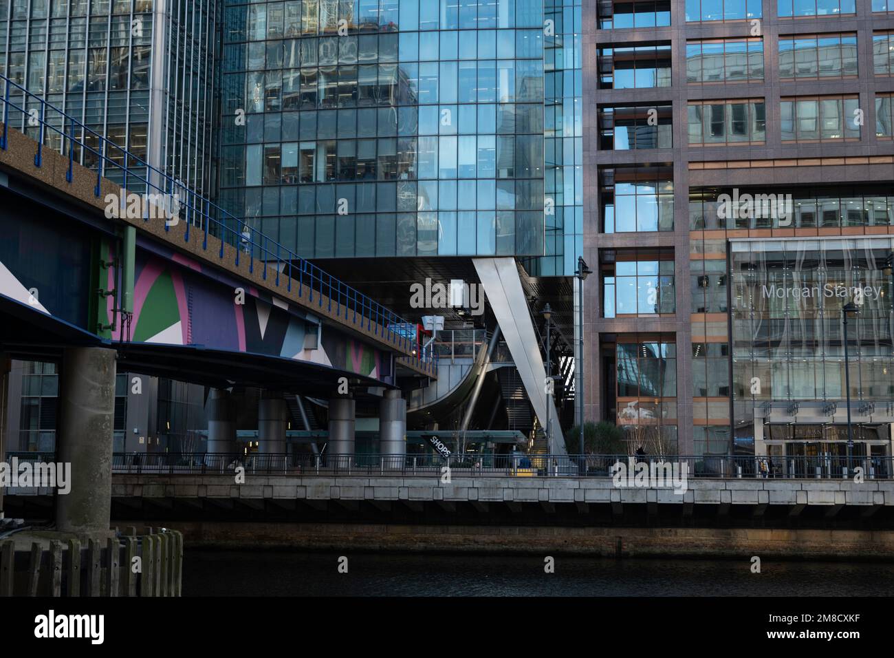 Londra - 01 26 2022: stazione della DLR a Heron Quays a Canary Wharf Foto Stock