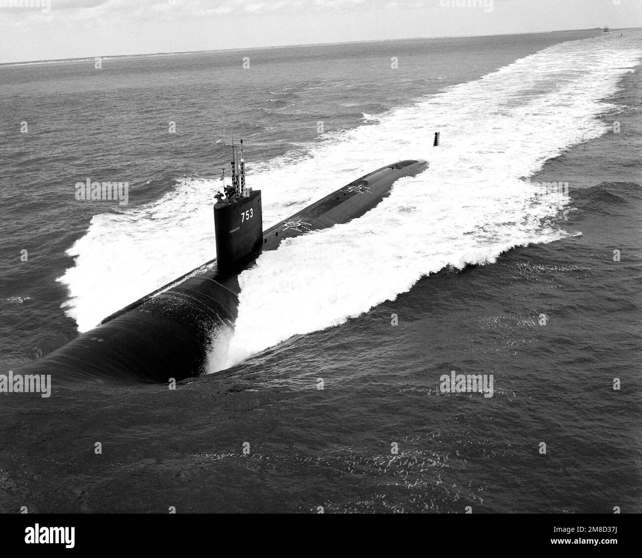 Una vista di prua del sottomarino di attacco nucleare ALBANY (SSN 753) in corso per prove in mare prima della sua messa in servizio. Paese: Oceano Atlantico (AOC) Foto Stock