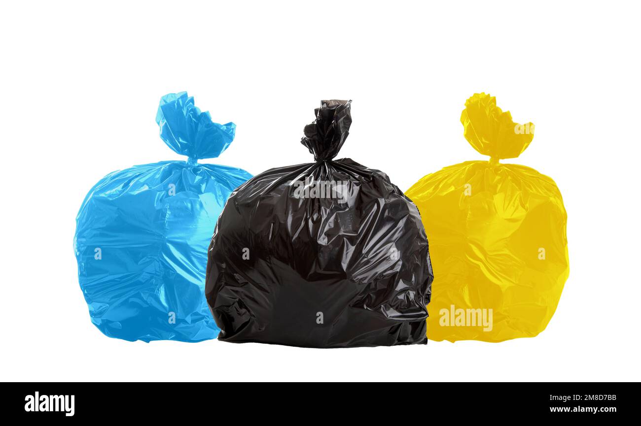 Tre sacchetti di rifiuti, non riciclabili, plastica e carta. Foto Stock Tre sacchetti di rifiuti, non riciclabili, plastica e carta. Foto Stock