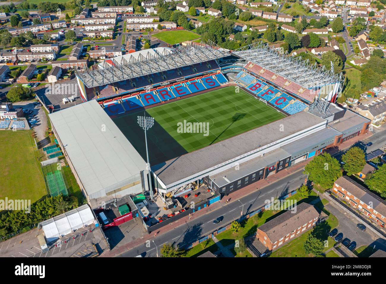 Burnley, Lancashire, Regno Unito. 08.12.2022 Burnley Football Club, Turf Moor Stadium, Aerial Image. 12th agosto 2022. Foto Stock