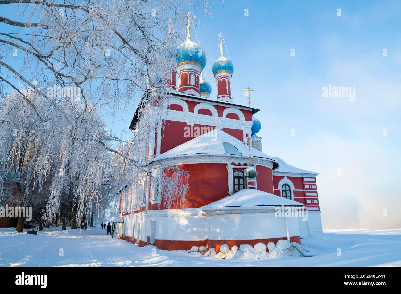 Chiesa di Tsarevich Dimitry on Blood primo piano in un giorno gelido di gennaio. Uglich. Anello d'oro della Russia Foto Stock