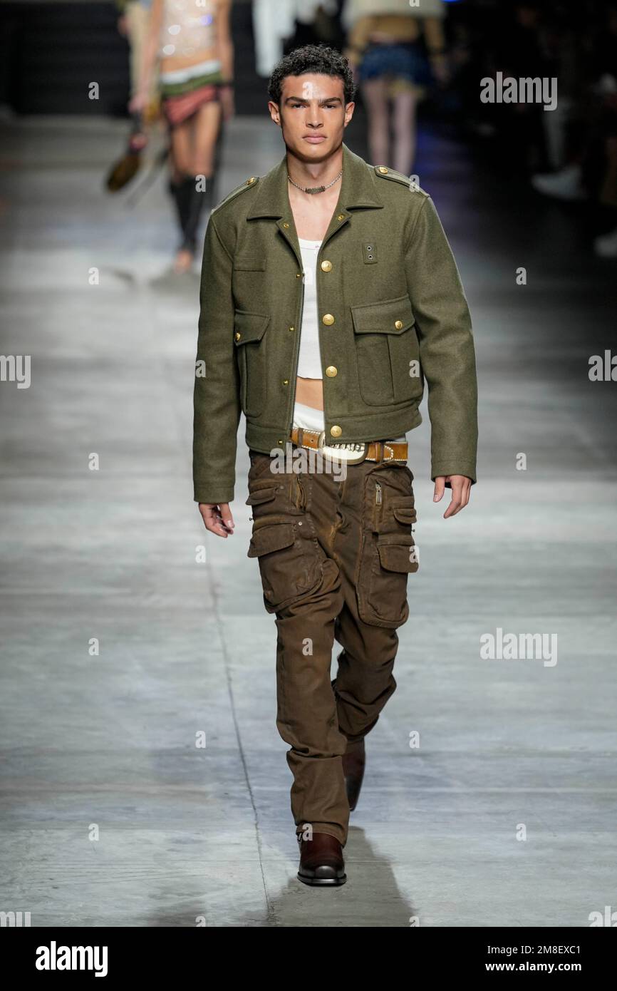 Milano, Italia. 13th Jan, 2023. Milano, settimana della moda di Milano, autunno inverno 2023/2024. Milano, moda uomo, autunno inverno 2023/2024. Dsquared2 passerella sfilata di moda nella foto: Model Credit: Independent Photo Agency/Alamy Live News Foto Stock