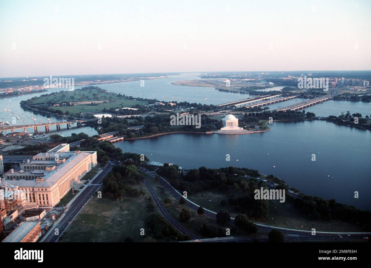 Una panoramica del Jefferson Memorial e dell'East Potomac Park. Base: Washington Stato: District of Columbia (DC) Nazione: Stati Uniti d'America (USA) Foto Stock