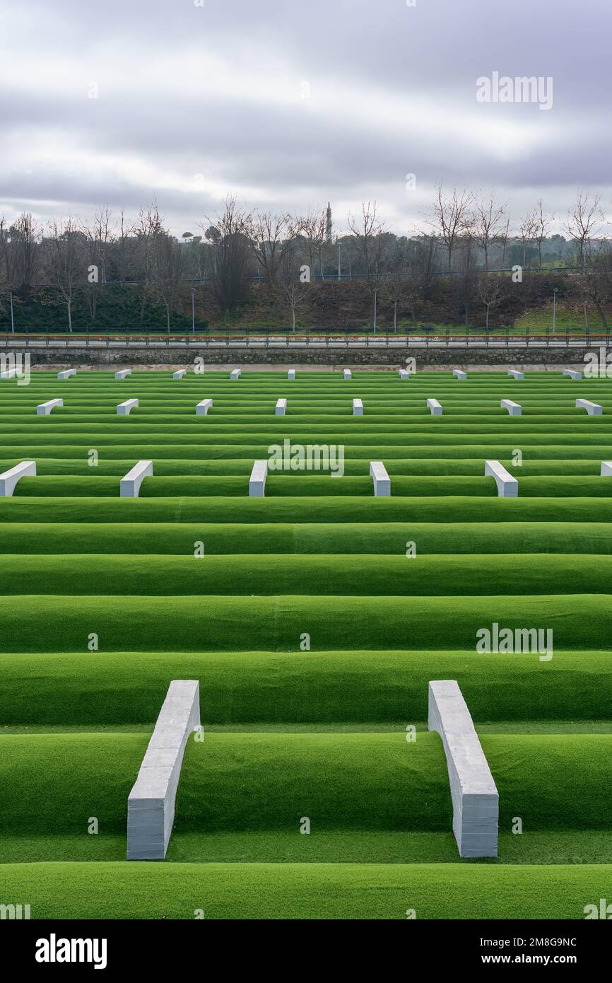 Serbatoi e canali per la manutenzione, la depurazione e la fornitura di acqua nella città, Tres Cantos, Madrid. Foto Stock