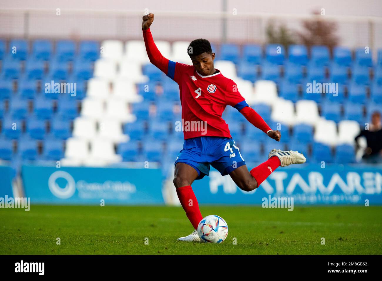 RAMIREZ WALTER di Costa Rica calcia la palla, durante la partita, GERMANIA U16 vs COSTA RICA U17, uomini, amichevole partita, Football Wek, Pinatar Arena Footbal Foto Stock