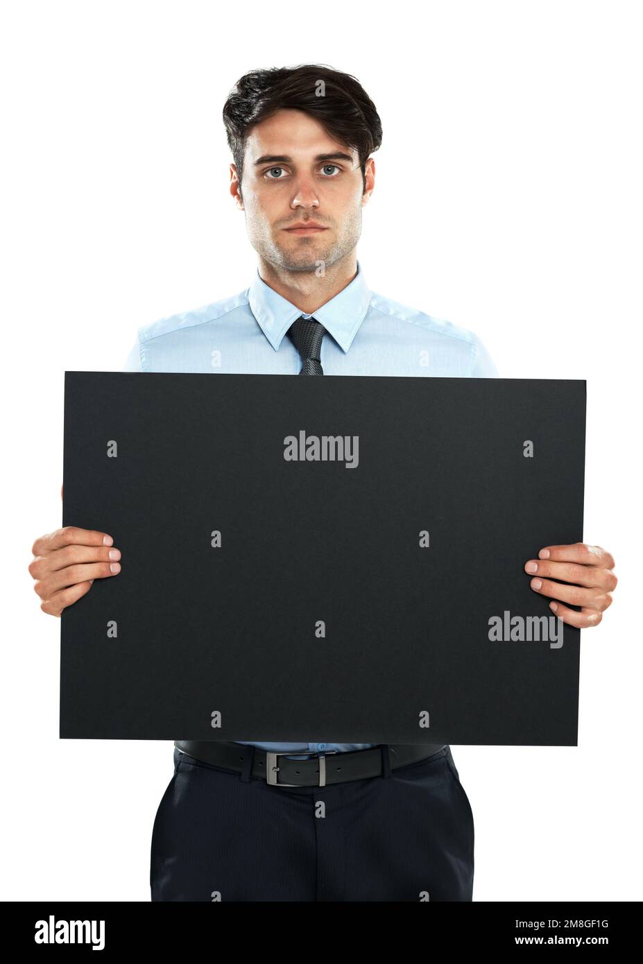 Etichetta mockup, studio e ritratto di uomo d'affari con poster di marketing, banner pubblicitario o spazio di posizionamento del prodotto. Carta per affissioni mock up Foto Stock