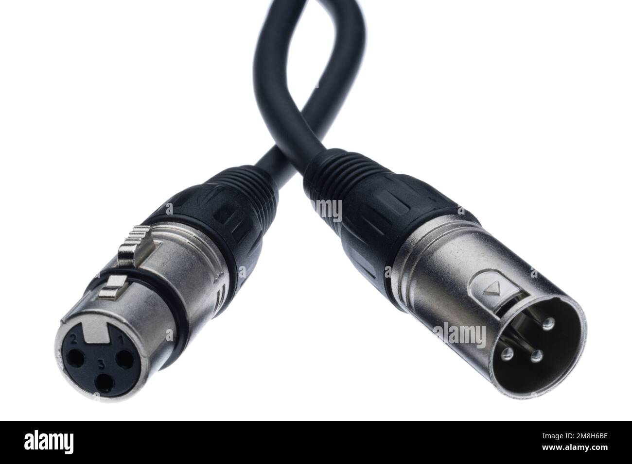 Due estremità di un cavo XLR. Cavo di collegamento audio con connettori  maschio e femmina Foto stock - Alamy