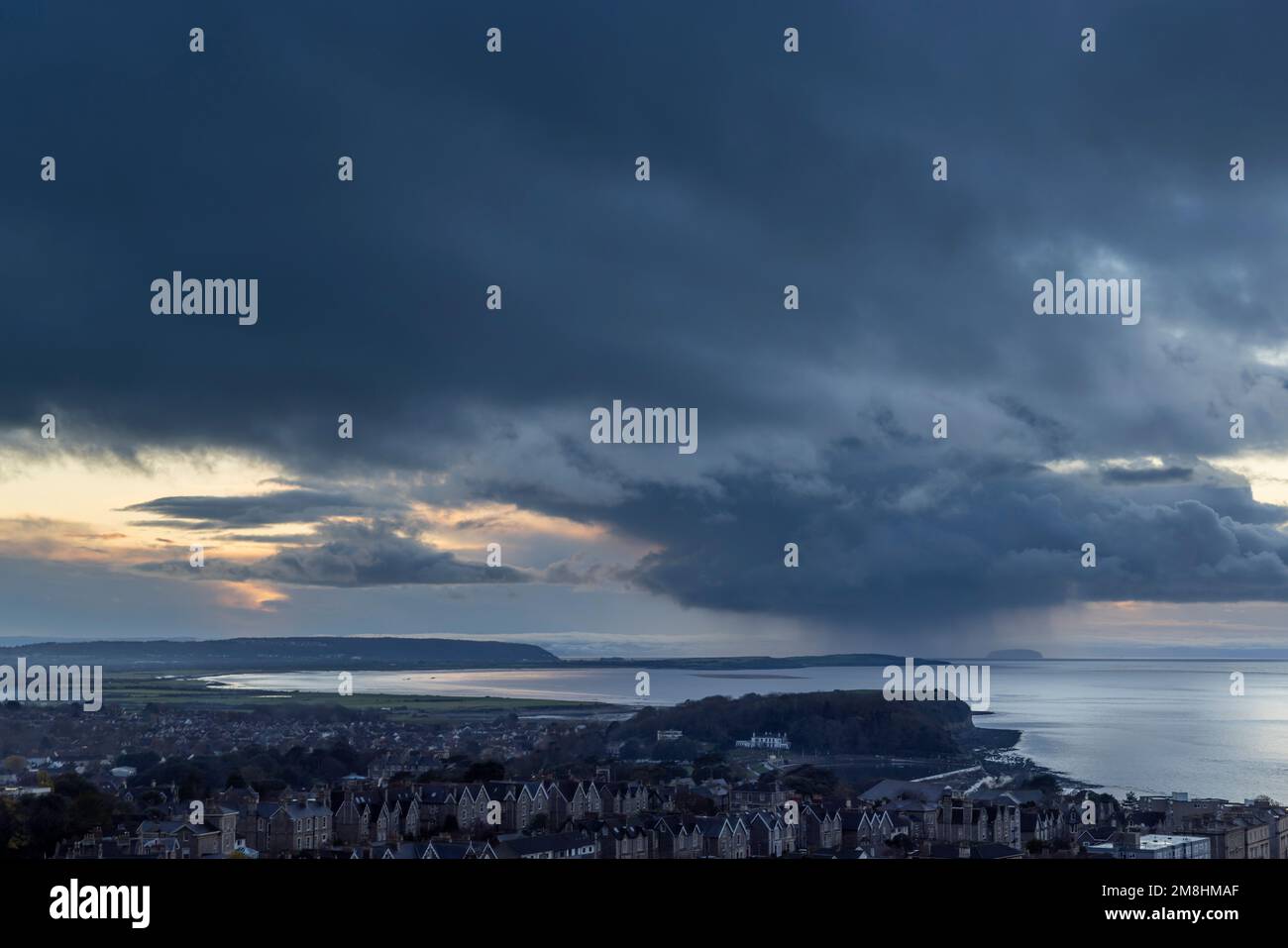 Squally tempo sul canale di Bristol Foto Stock