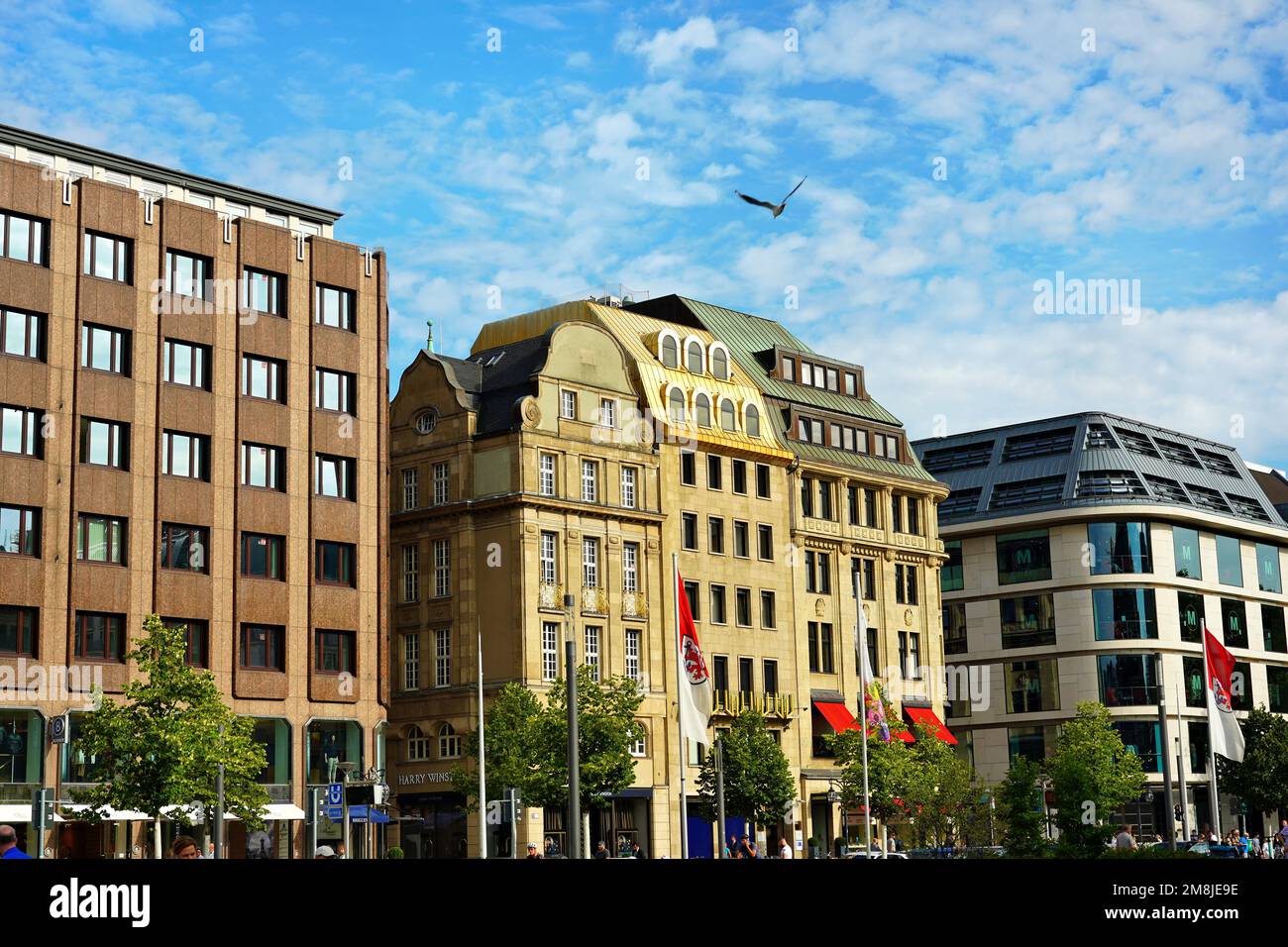 Edifici commerciali a Corneliusplatz/Königsallee nel centro di Düsseldorf/Germania. Foto Stock