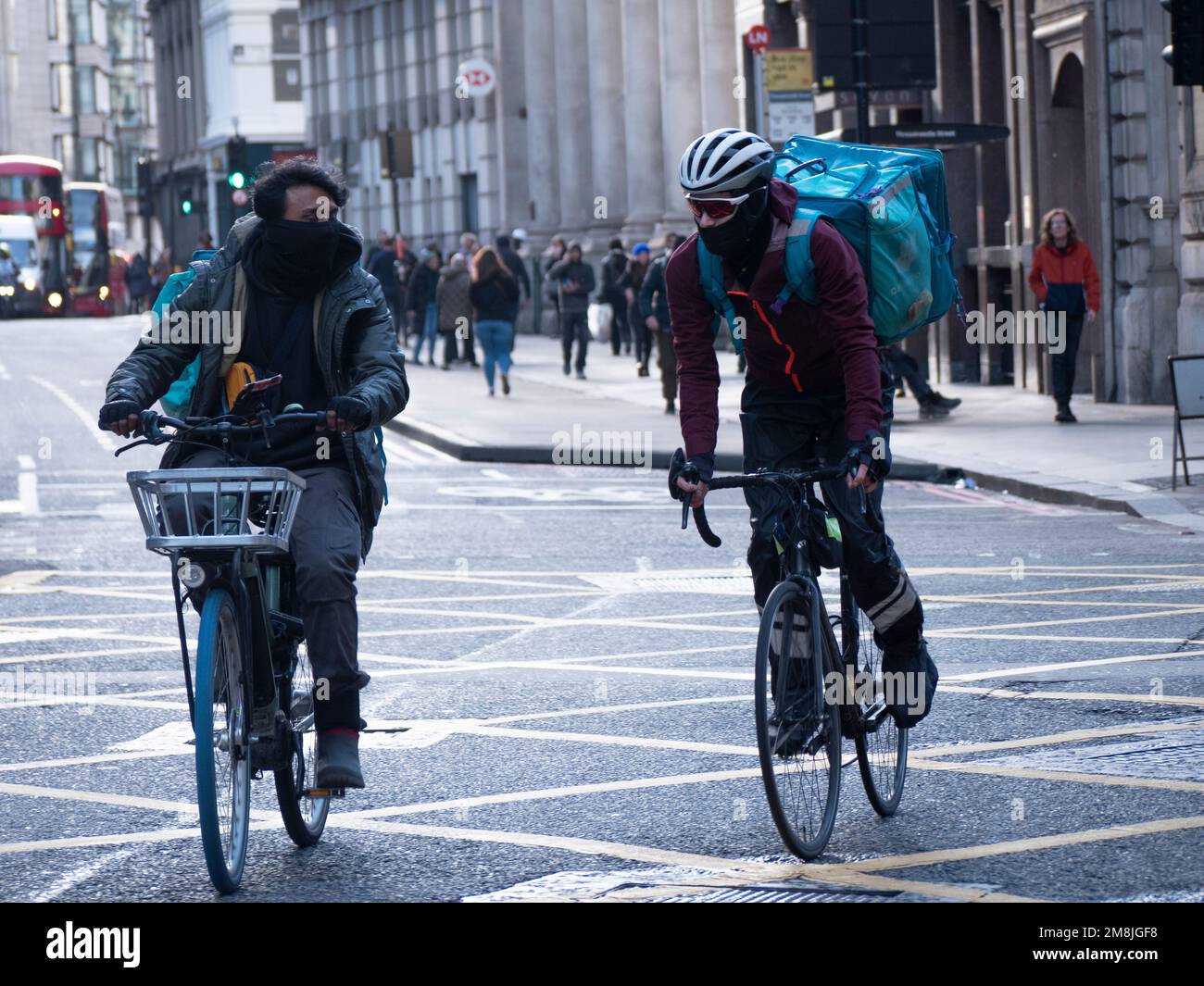 Deliveroo piloti a Bishopsgate Londra Foto Stock