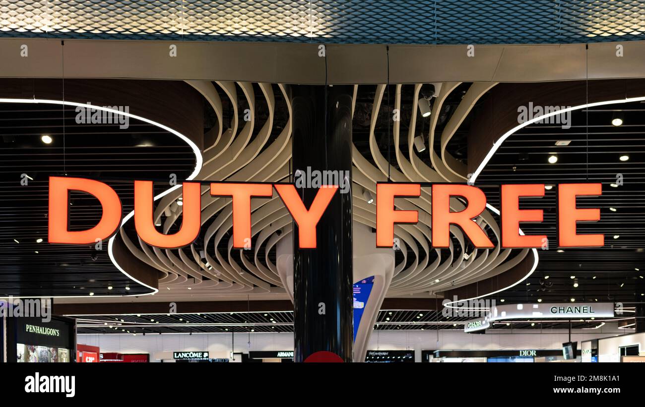 Cartello duty free all'aeroporto di Istanbul, Istanbul, Turchia Foto Stock