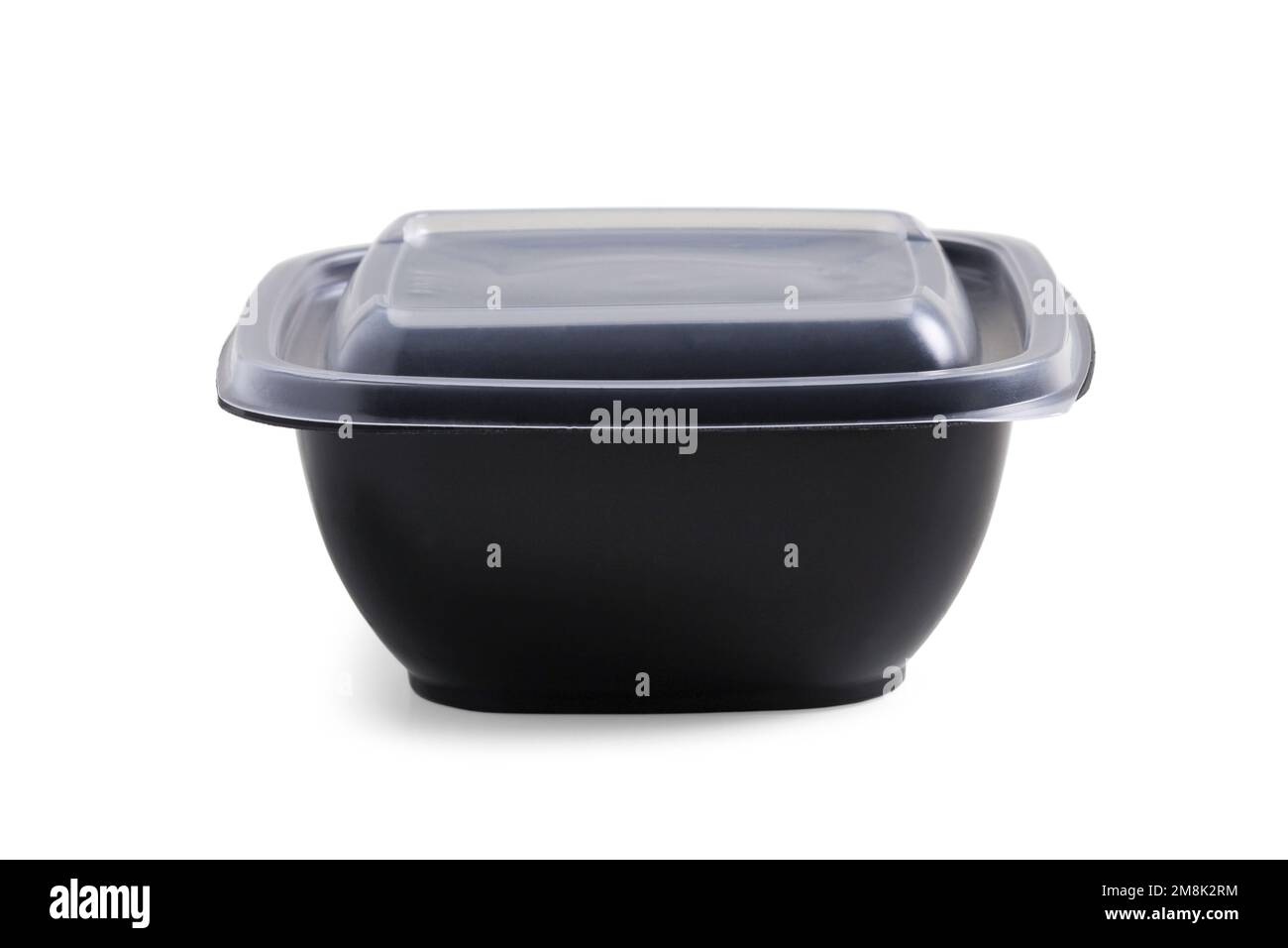 Contenitore per alimenti monouso in plastica con coperchio isolato su bianco Foto Stock