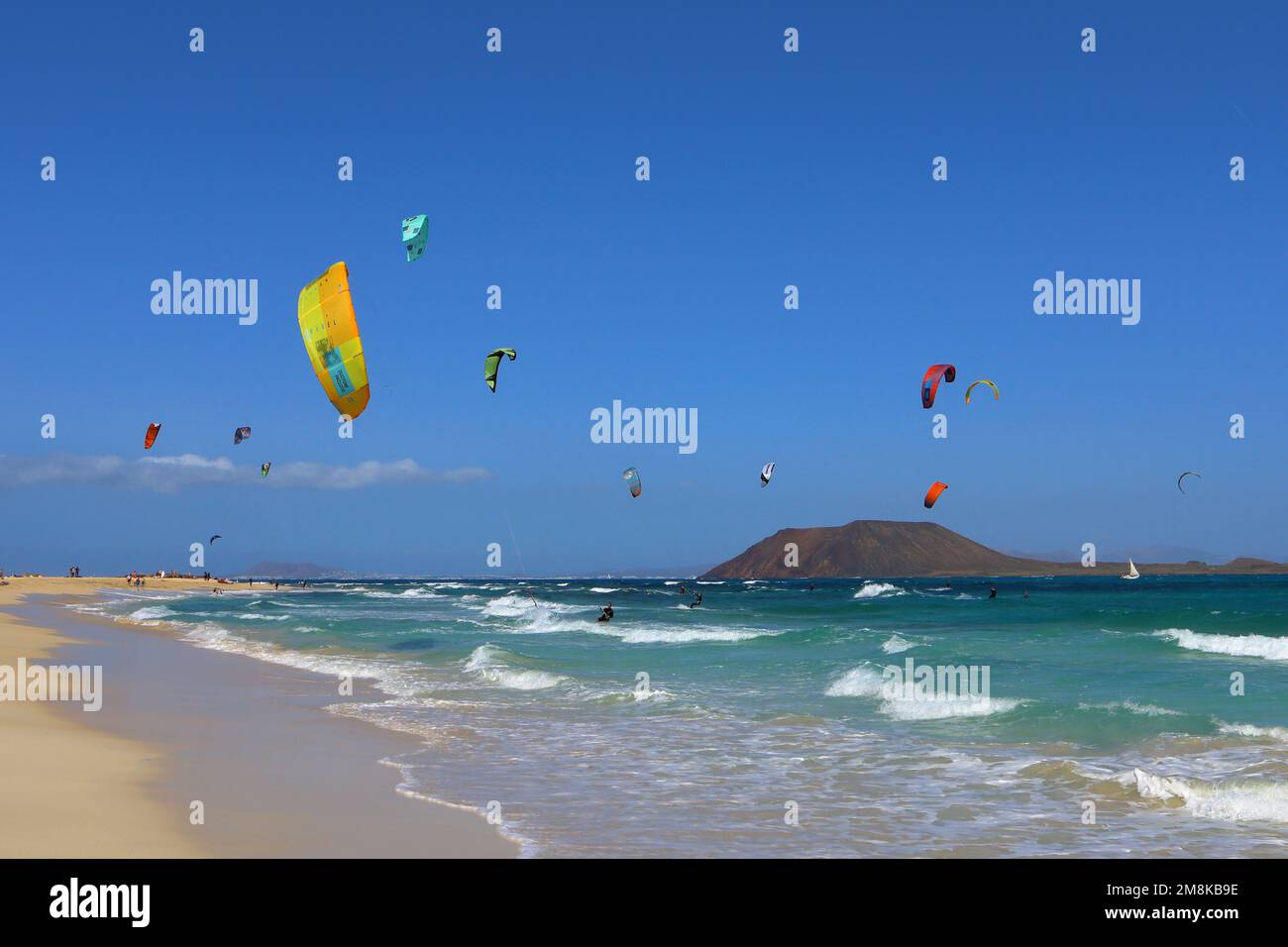 Un certo numero di persone Kite surf Foto Stock