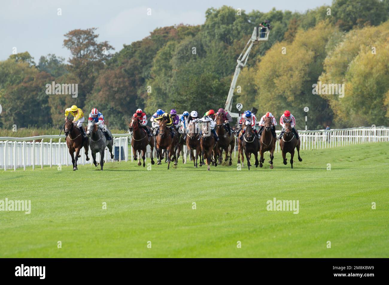 Windsor, Berkshire, Regno Unito. 3rd ottobre 2022. The Downland The at the Races App handicap Stakes at Windsor Racecourse. Credito: Maureen McLean/Alamy Foto Stock