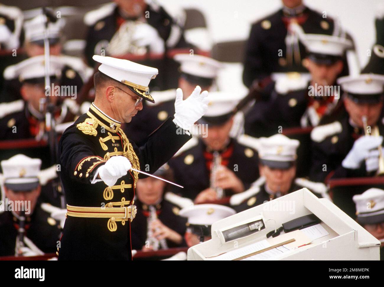 La US Marine Corps Band, diretta dal tenente colonnello Timothy Foley, del corpo della Marina statunitense, si esibisce alla cerimonia di giuramento inaugurale del 1997. Base: Washington Stato: District of Columbia (DC) Nazione: Stati Uniti d'America (USA) Foto Stock