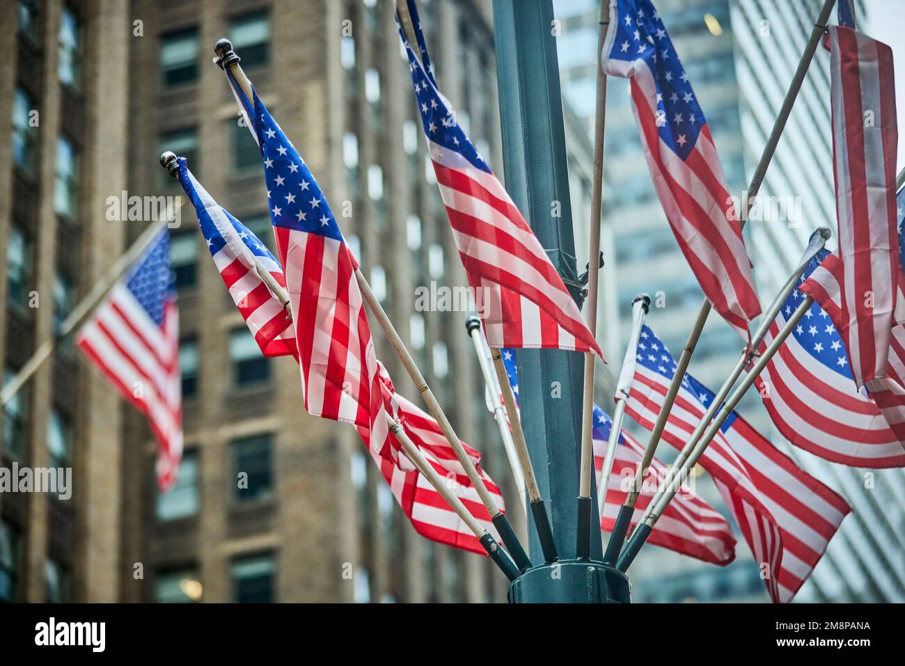 New York città Manhattan stelle e strisce bandiere vicino Grand Central Station Foto Stock
