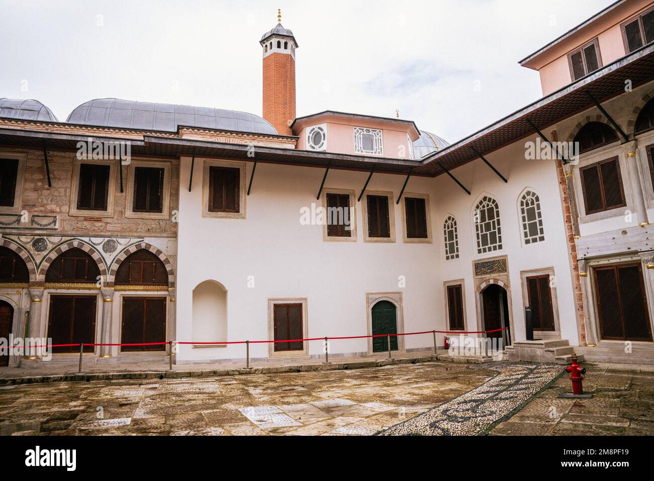 ISTAMBUL, TURCHIA - SET 2022: Questa è la sala dell'Harem del Palazzo Topkapi. Foto di alta qualità Foto Stock