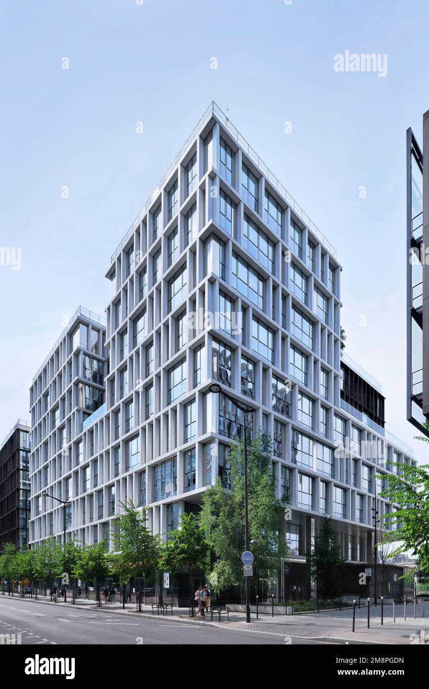 Parigi, Francia - Maggio, 2022: Bureaux Elements Parigi Austerlitz in avenue Pierre Mendès nel 13th ° arrondissement Foto Stock