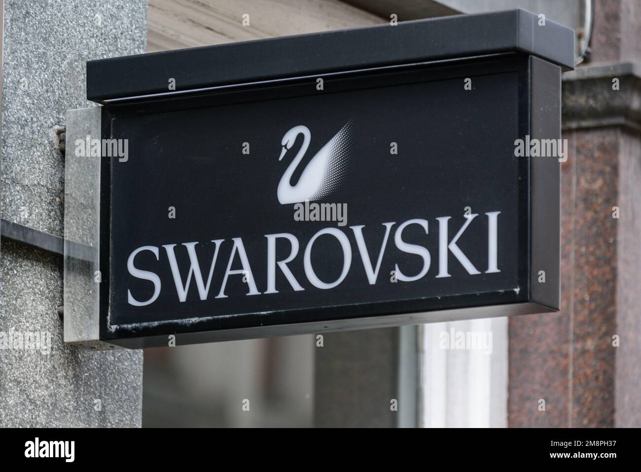 Segno Swarovski fuori di un negozio a Covent Garden, Londra, Foto Stock