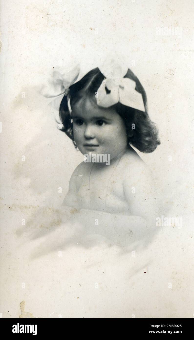 Ritratto femminile del bambino, da una scheda di armadietto, ca. 1910 Foto Stock