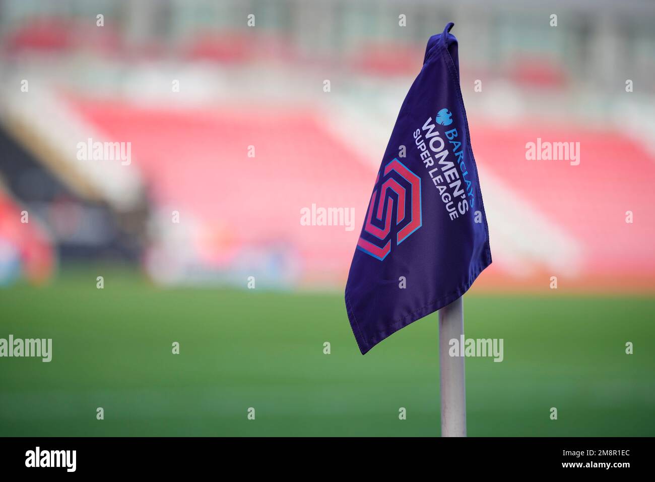 Leigh, Regno Unito. 15th Jan, 2023. Vista generale della bandiera d'angolo con il logo Barclays WomenÕs Super League prima della partita della fa Women's Super League Manchester United Women vs Liverpool Women a Leigh Sports Village, Leigh, Regno Unito, 15th gennaio 2023 (Foto di Steve Flynn/News Images) a Leigh, Regno Unito il 1/15/2023. (Foto di Steve Flynn/News Images/Sipa USA) Credit: Sipa USA/Alamy Live News Foto Stock