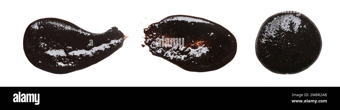 Scrub caffè, argilla o carbone maschera tratto isolato su whitescrub caffè, argilla  o carbone maschera tratto isolato su bianco Foto stock - Alamy