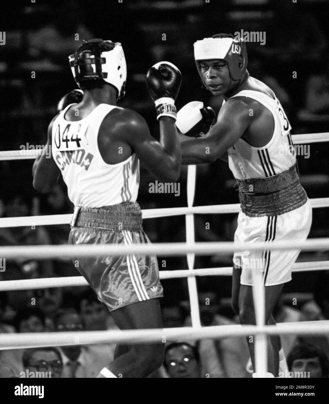 GIOCHI ESTIVI OLIMPICI A LOS ANGELES 1984 BOXE Lennox Lewis USA e Tyrell Biggs Canada in +91 kg Foto Stock