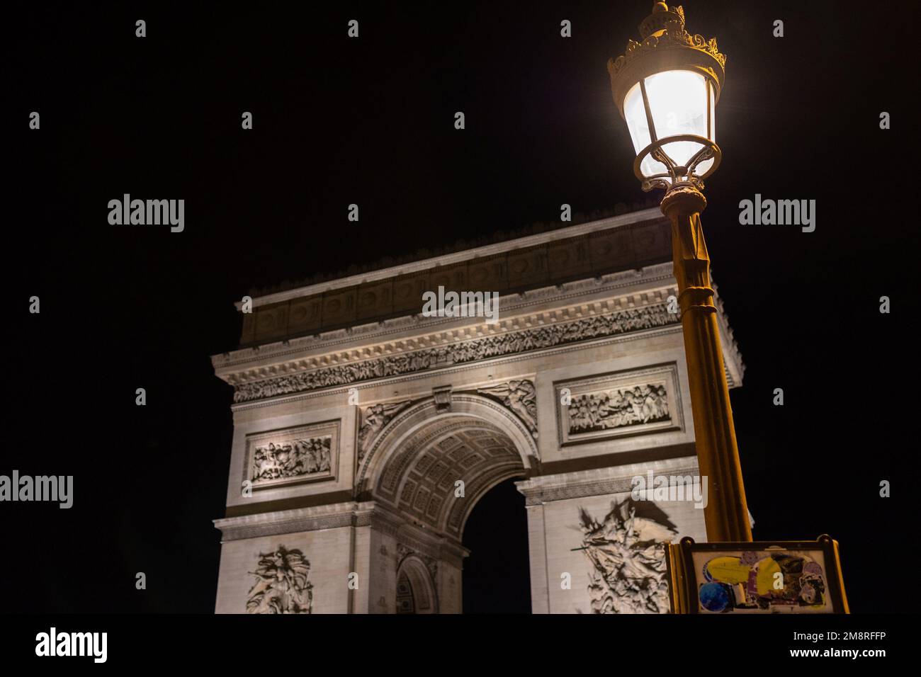 La porta della Vittoria a Parigi. Arc de Triomphe e Champs Elysees. Foto Stock