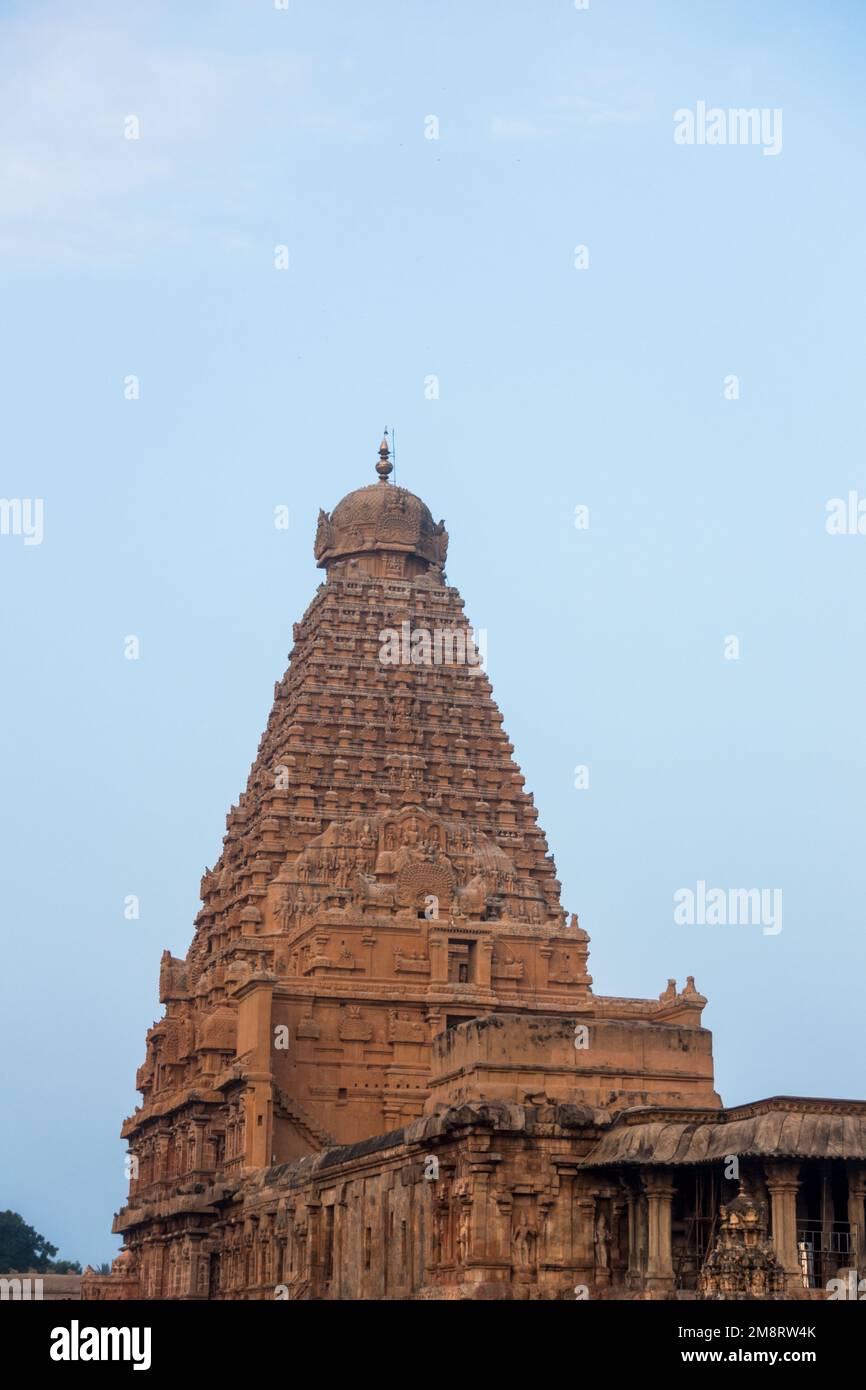 Vista isolata del tempio Thanjore Brihadisvara gopuram Foto Stock