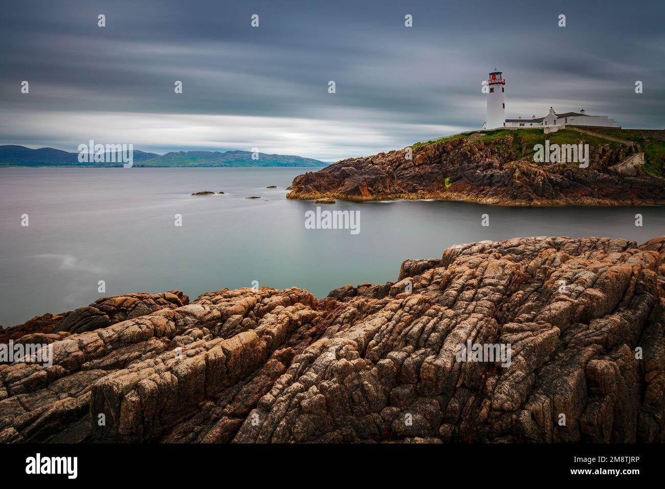 Il faro di Fanad Head in Irlanda Foto Stock